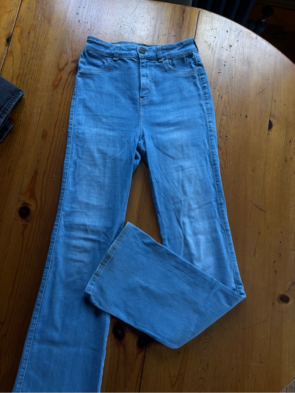 FITJEANS Women's Flare Jeans - Light Blue Wash